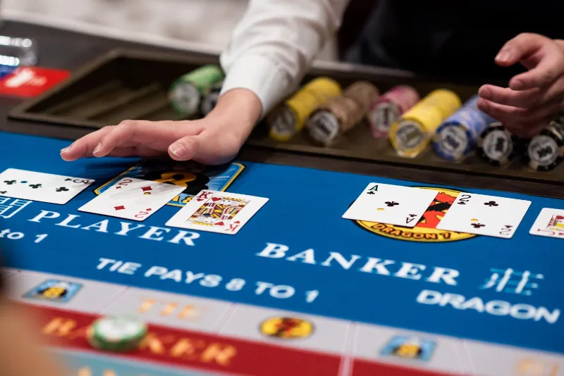 quy trình một ván bài Baccarat