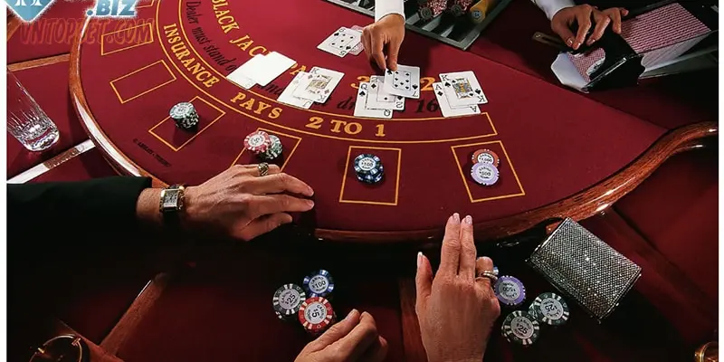 So sánh chơi Baccarat M88 và FB88 có những ưu điểm nổi bật