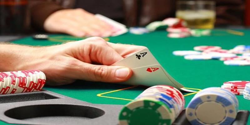 Thứ tự bài poker cù lũ