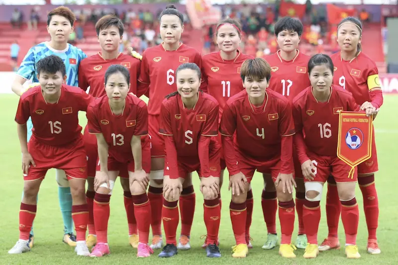 Vẻ đẹp dịu dàng trên sân cỏ