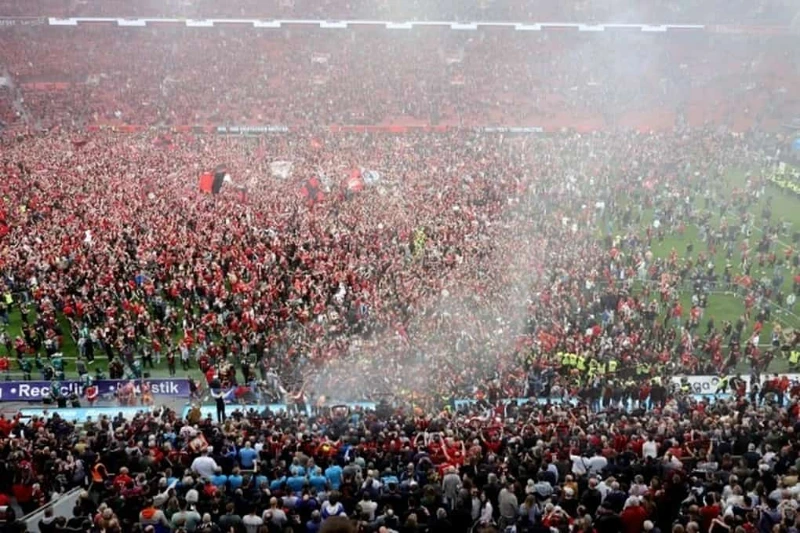 Leverkusen vô địch Bundesliga và hướng tới cú ăn 3 lịch sử